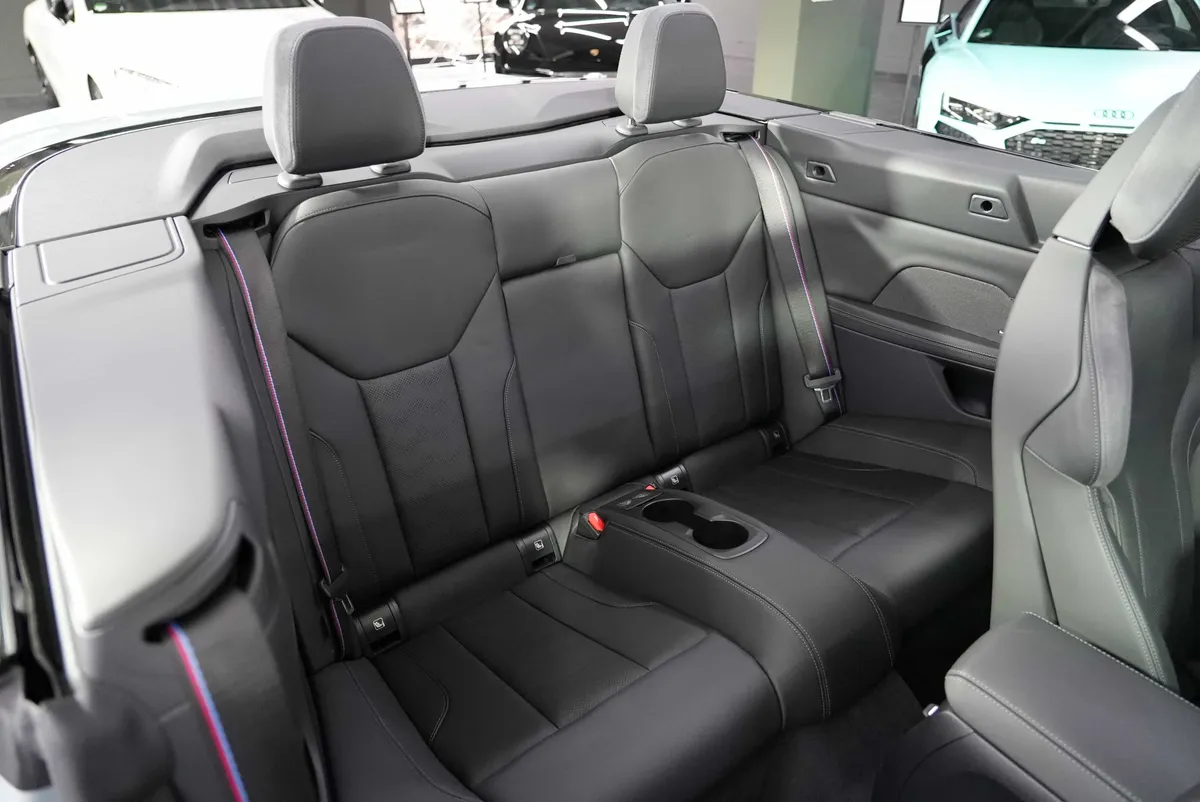 BMW M4 Competition Cabrio xDrive - Image 17