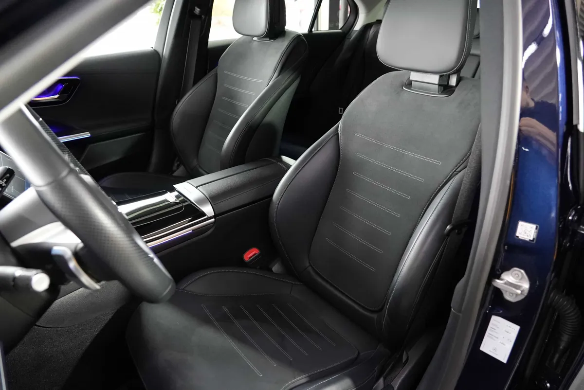 Mercedes-Benz C 300 AMG Line - Image 11