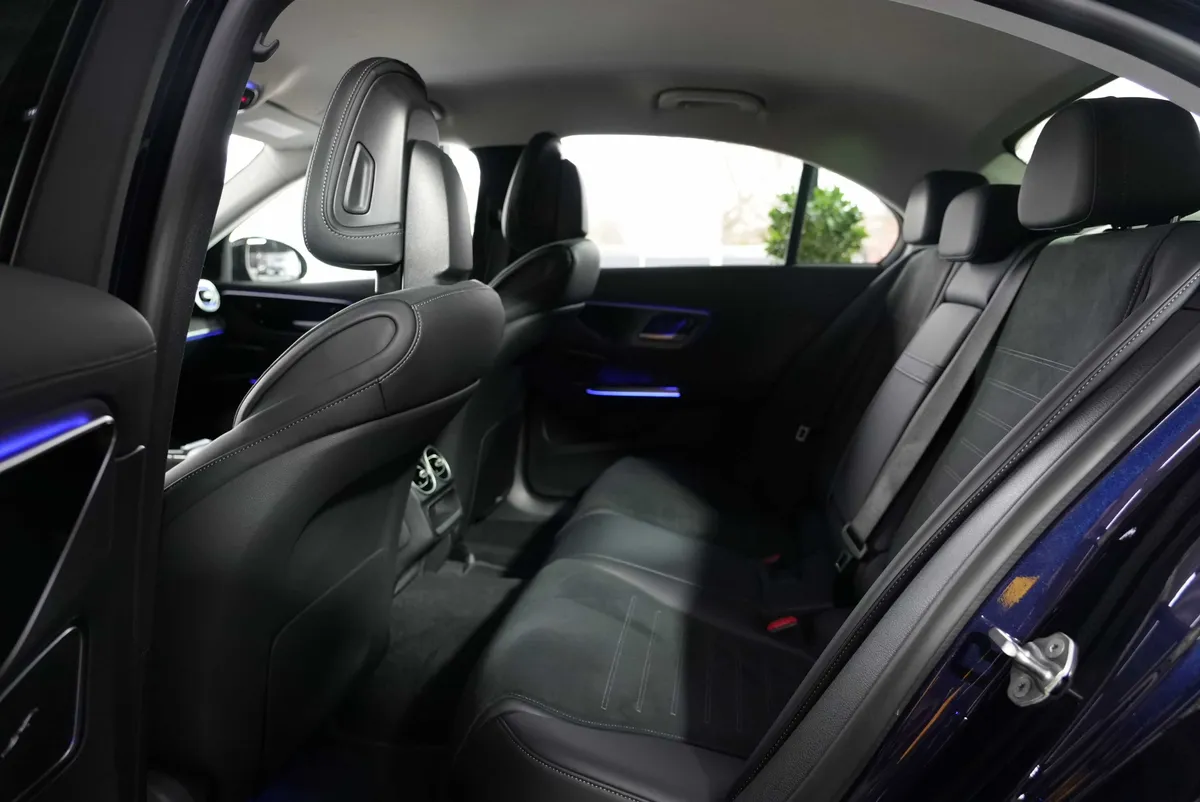 Mercedes-Benz C 300 AMG Line - Image 12