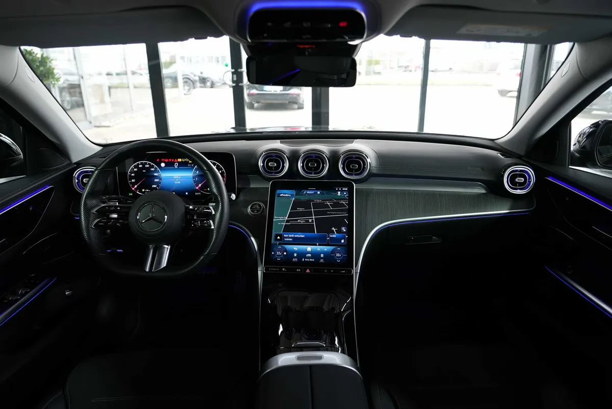 Mercedes-Benz C 300 AMG Line - Image 18