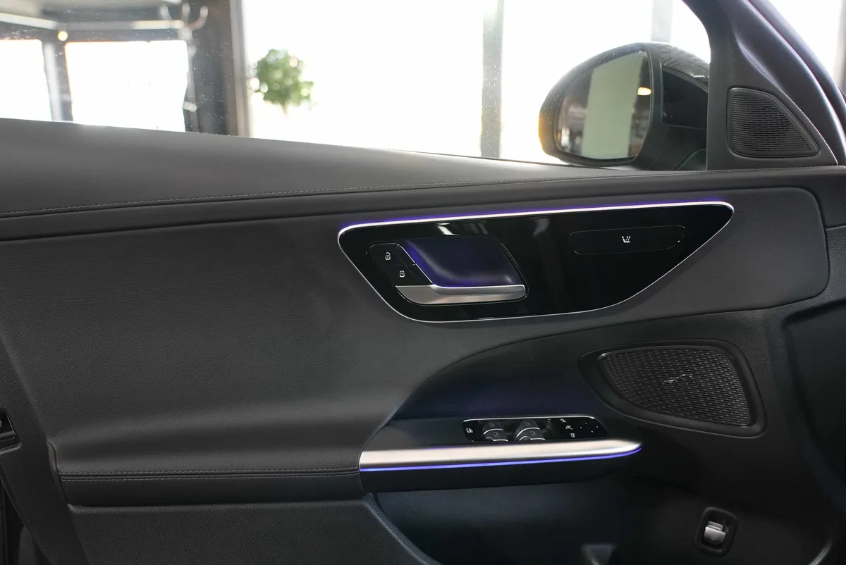 Mercedes-Benz C 300 d AMG Line - Image 9