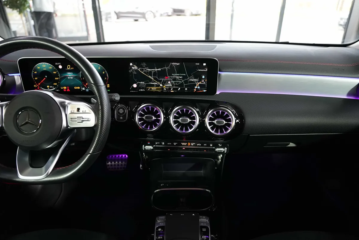 Mercedes-Benz CLA 220 4Matic AMG Line - Image 19
