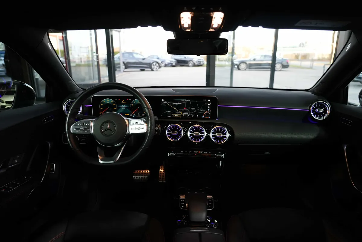 Mercedes-Benz A 200 Limousine AMG Line - Image 17