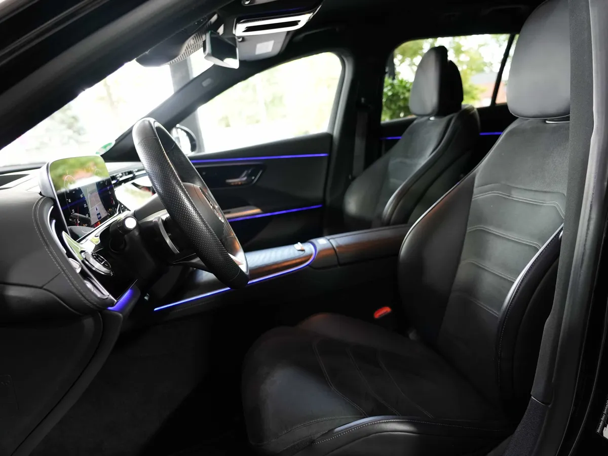 Mercedes-Benz E 300 e T-Modell AMG Line Advanced Superscreen - Image 12