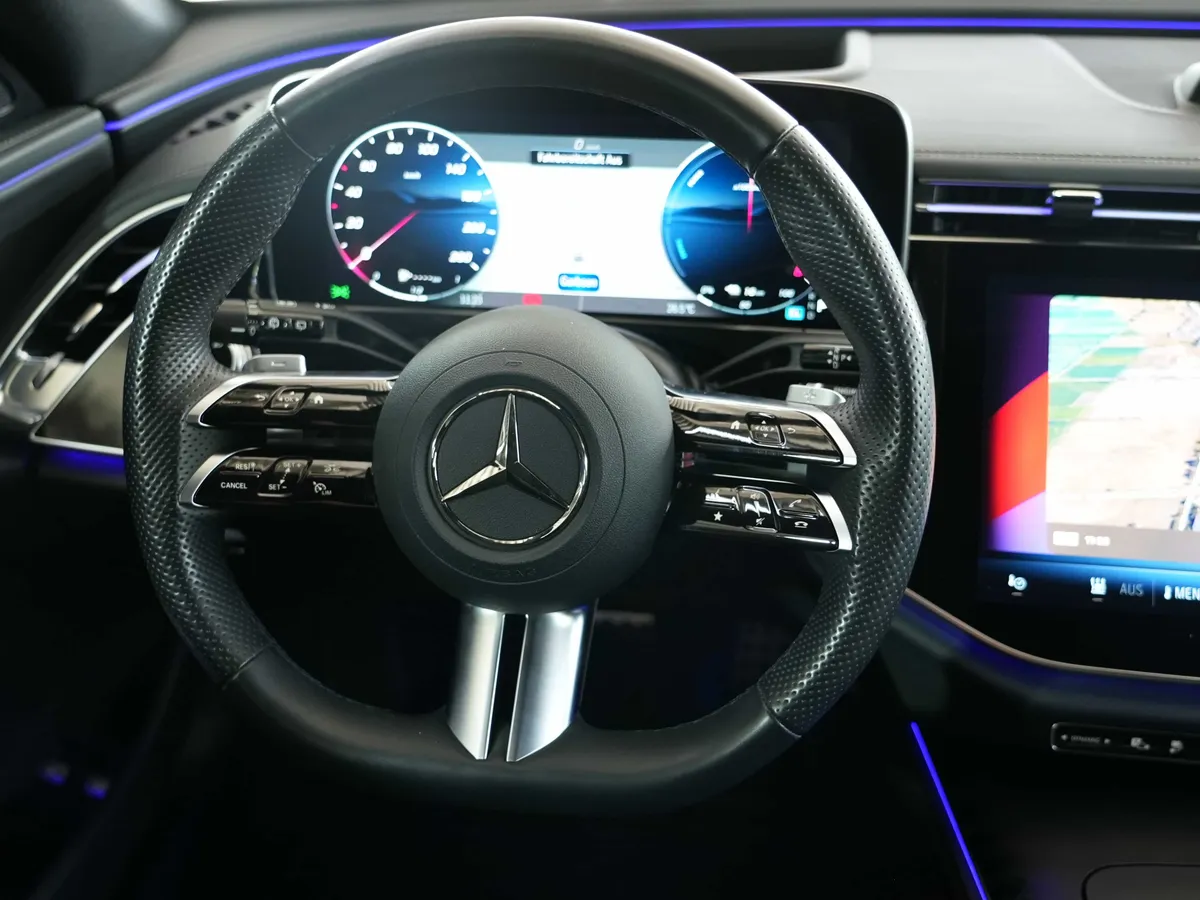 Mercedes-Benz E 300 e T-Modell AMG Line Advanced Superscreen - Image 18