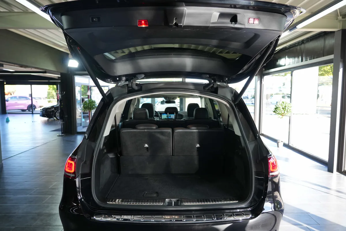 Mercedes-Benz GLS 350d 4Matic AMG Line - Image 5