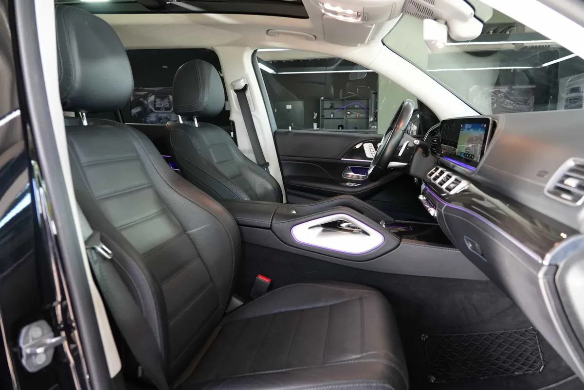 Mercedes-Benz GLS 350d 4Matic AMG Line - Image 19