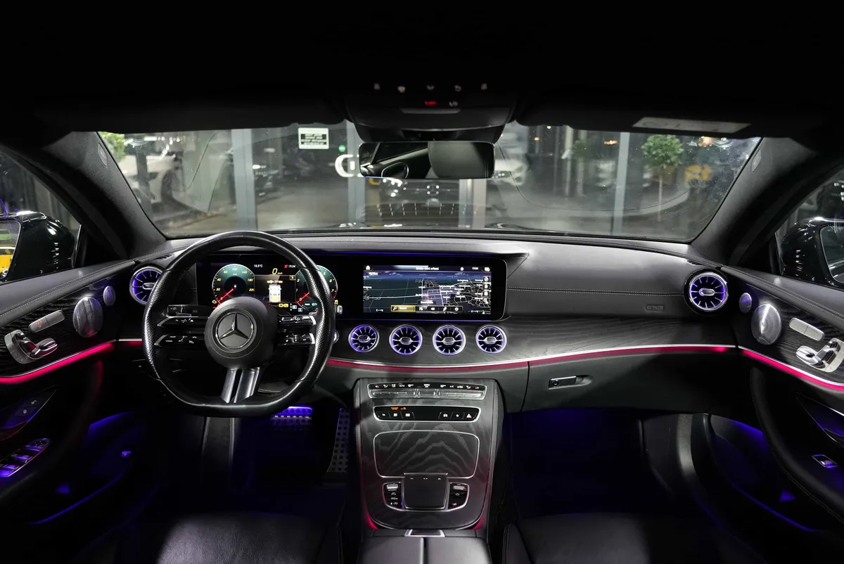 Mercedes-Benz E 450 Coupé 4Matic AMG Line - Image 16