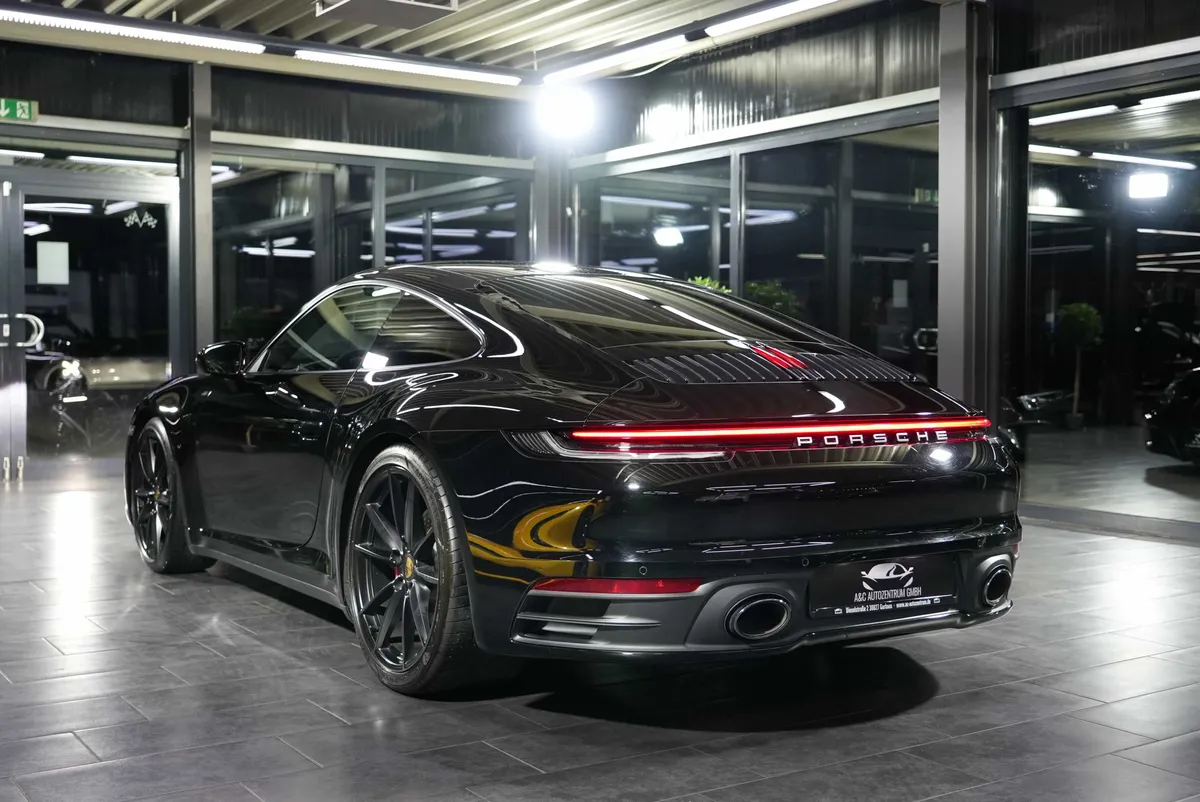 Porsche 911 Carrera S (992) - Image 3