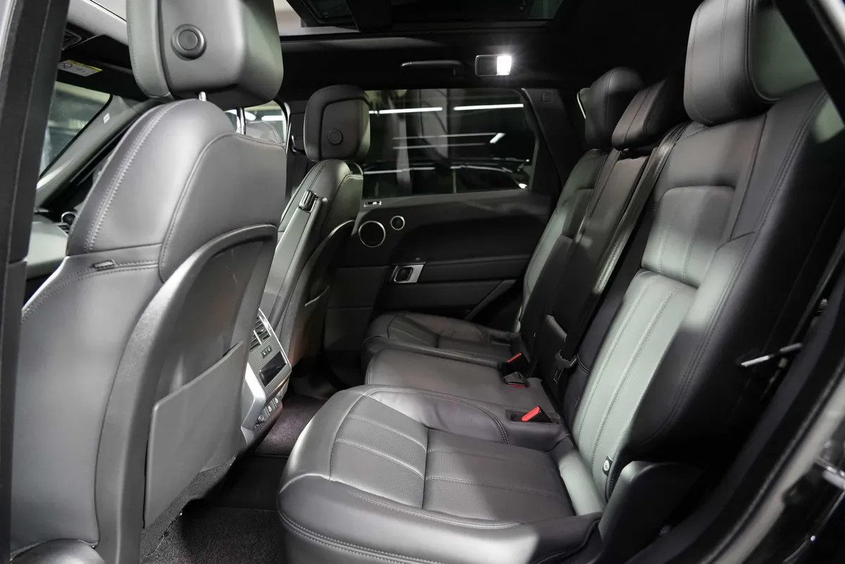 Land Rover Range Rover Sport HSE Dynamic D300 - Image 14