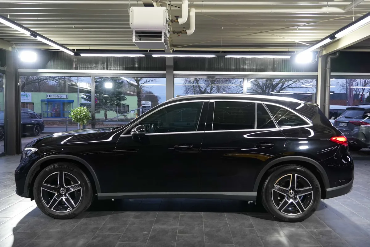 Mercedes-Benz GLC 200 4Matic AMG Line - Image 2