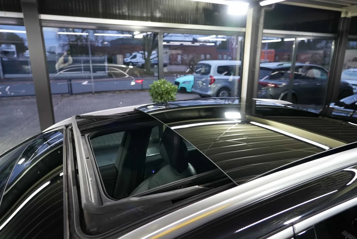 Mercedes-Benz GLC 200 4Matic AMG Line - Image 10