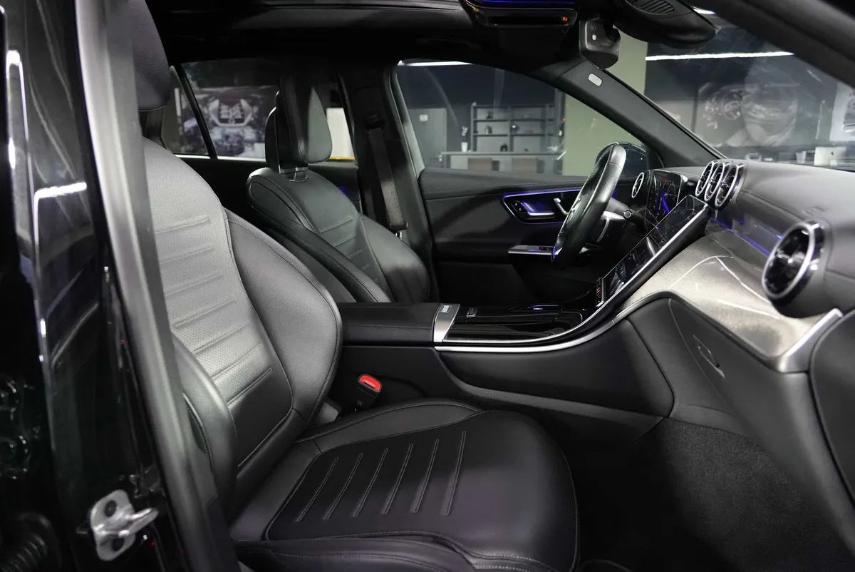 Mercedes-Benz GLC 200 4Matic AMG Line - Image 16