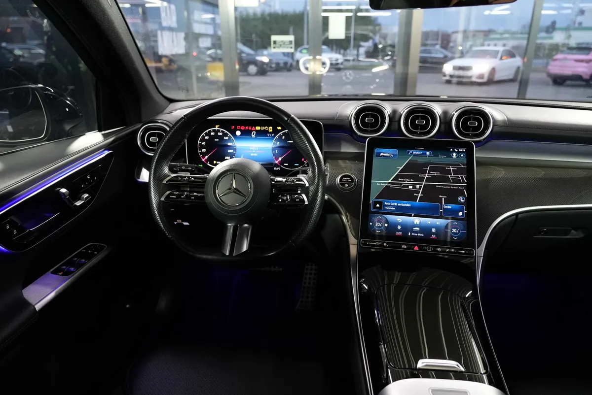 Mercedes-Benz GLC 200 4Matic AMG Line - Image 19