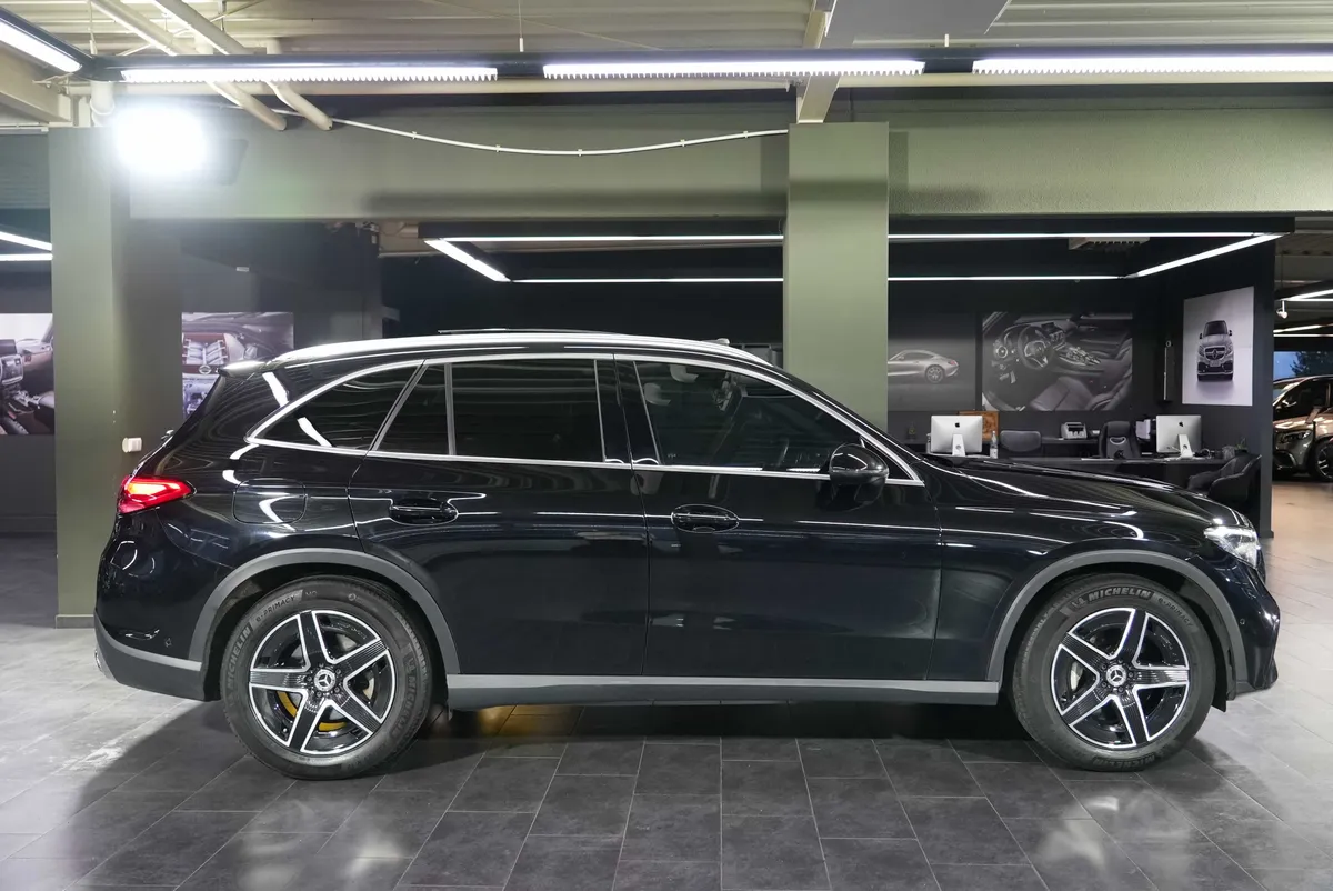 Mercedes-Benz GLC 200 4Matic AMG Line - Image 26