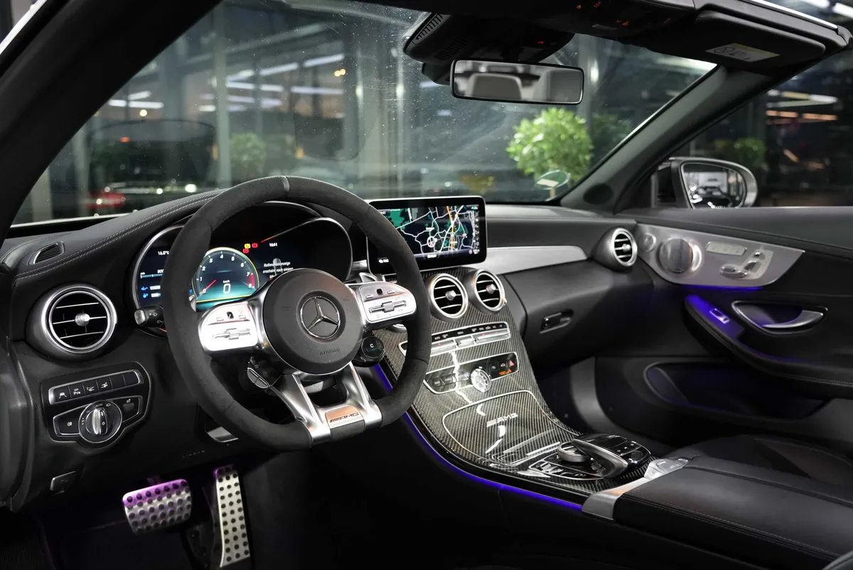 Mercedes-Benz C 63 AMG Cabrio - Image 11