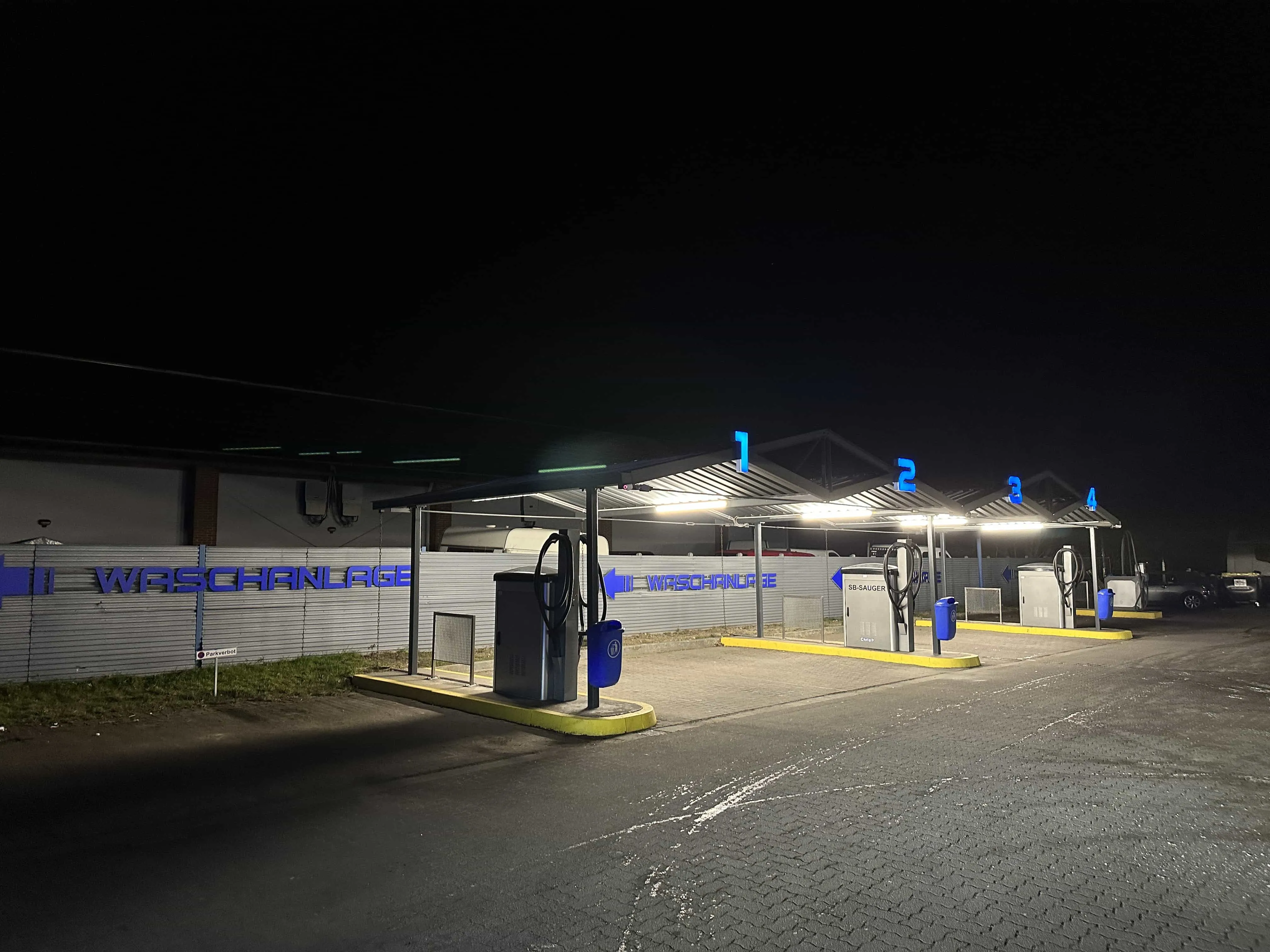 Glanzwachs-Anwendung in der Portalwaschanlage Hannover