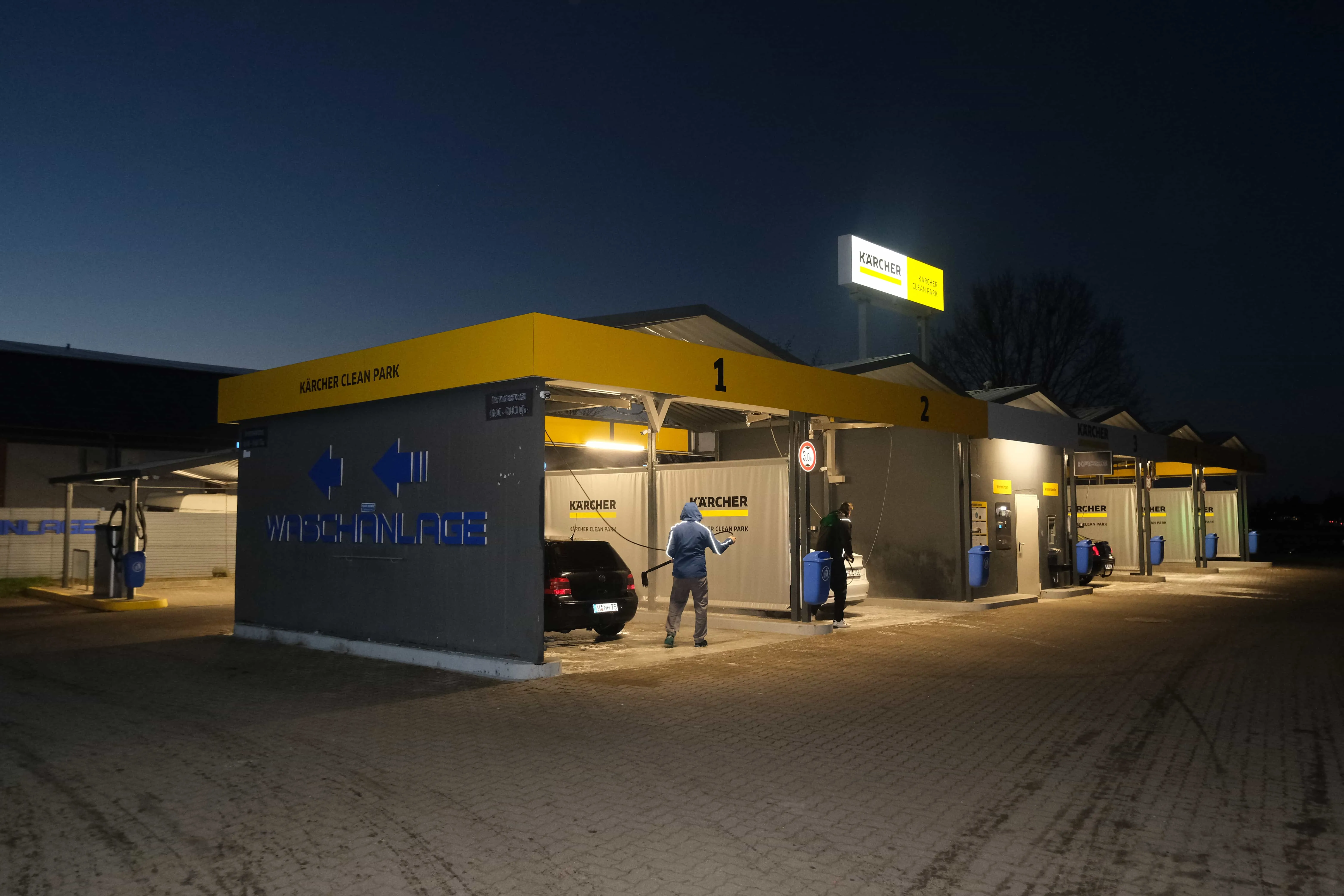 Staubsaugerplätze der Premium Waschanlage