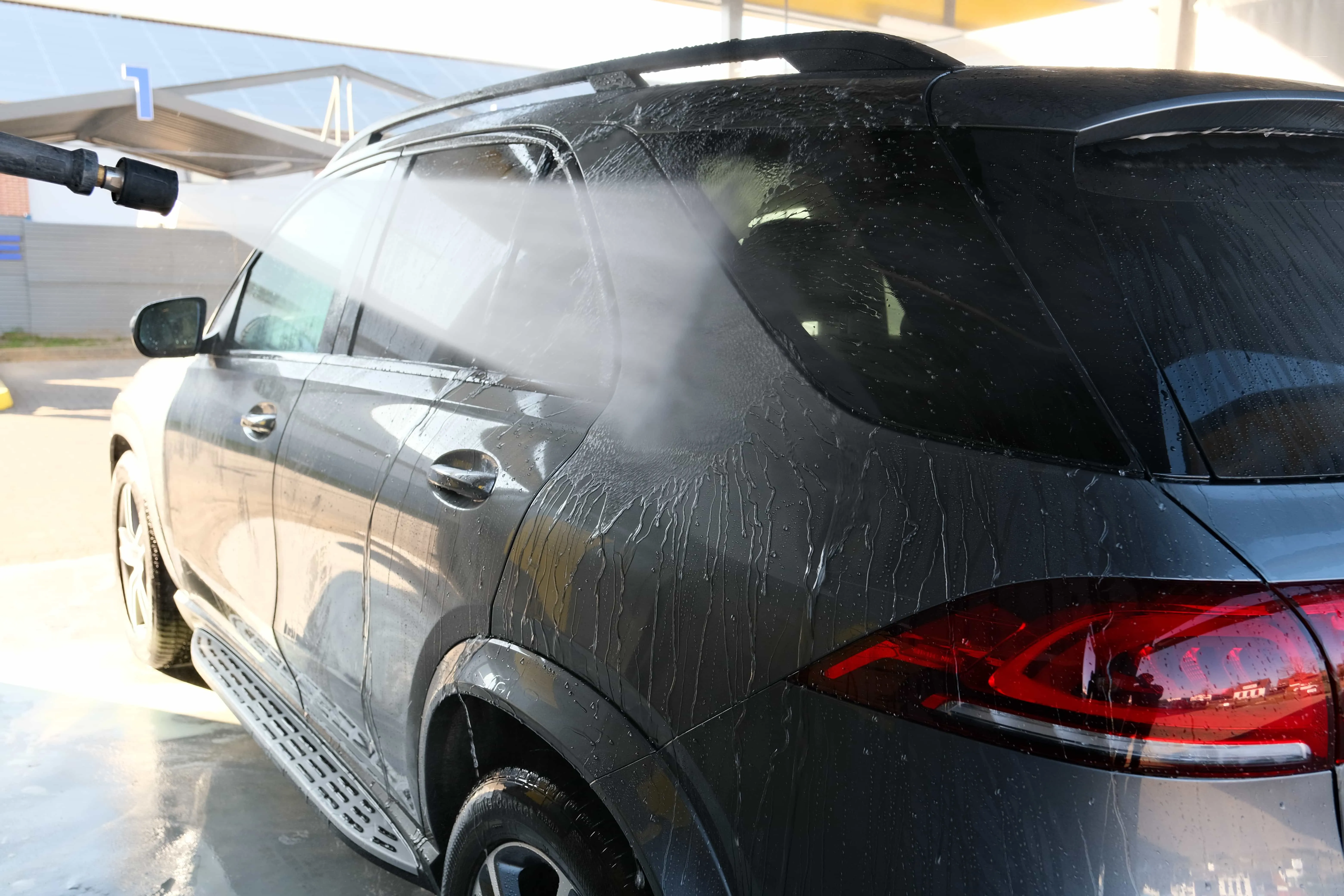 Großzügige Waschboxen für Wohnmobile und Transporter